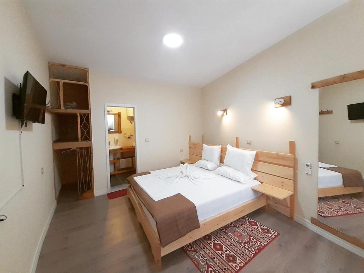 At Pikotiko'S - Korca City Rooms For Rent エクステリア 写真