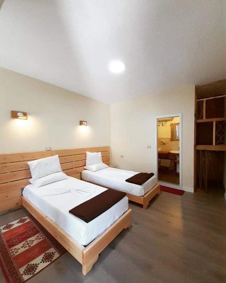 At Pikotiko'S - Korca City Rooms For Rent エクステリア 写真