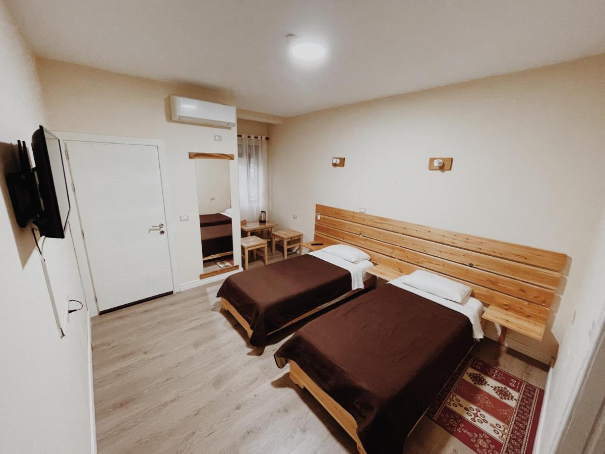 At Pikotiko'S - Korca City Rooms For Rent エクステリア 写真