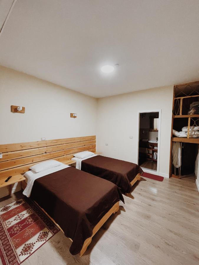 At Pikotiko'S - Korca City Rooms For Rent エクステリア 写真