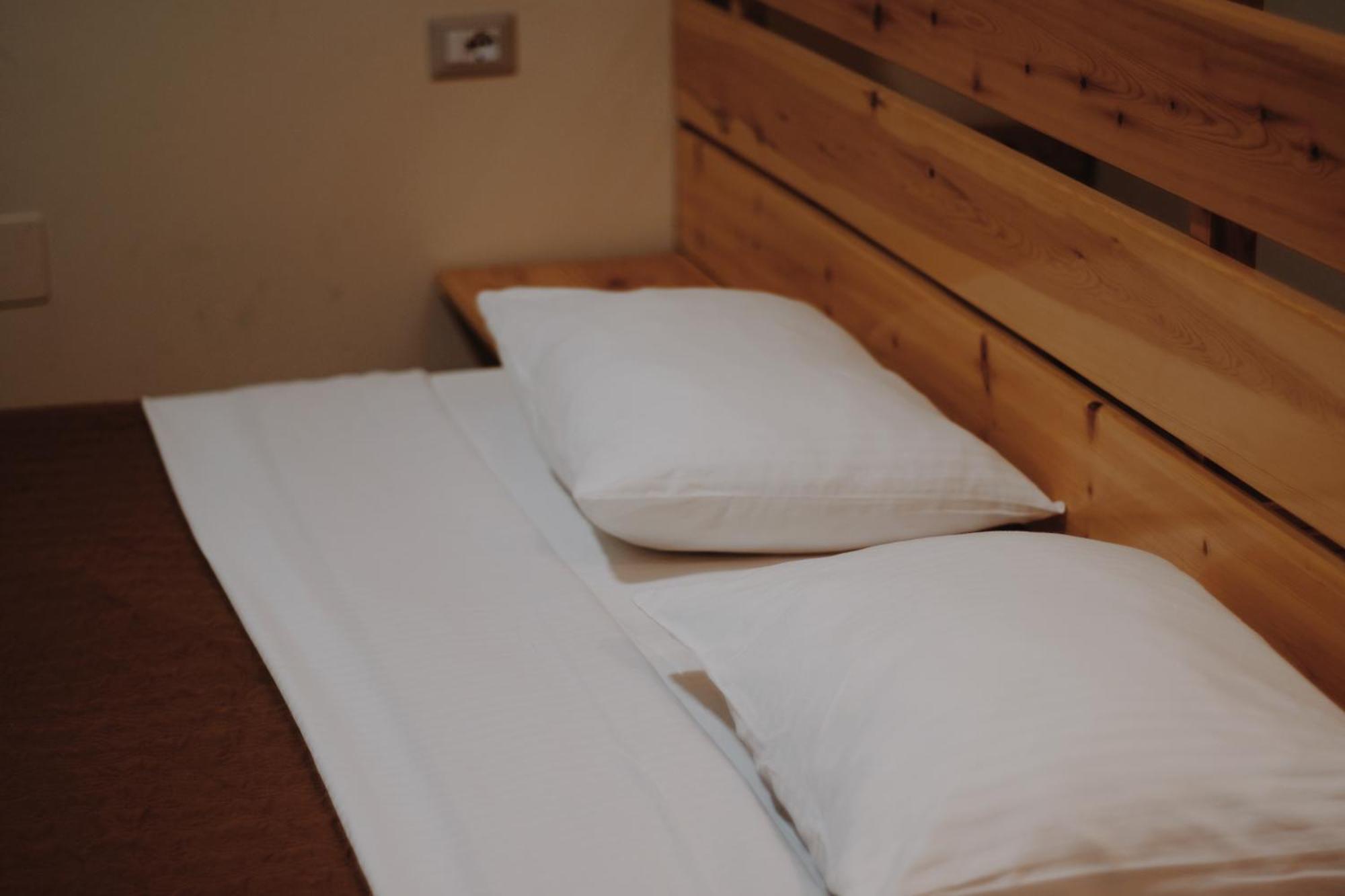 At Pikotiko'S - Korca City Rooms For Rent エクステリア 写真