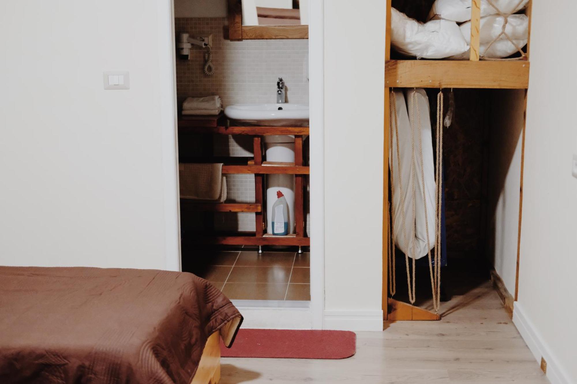 At Pikotiko'S - Korca City Rooms For Rent エクステリア 写真