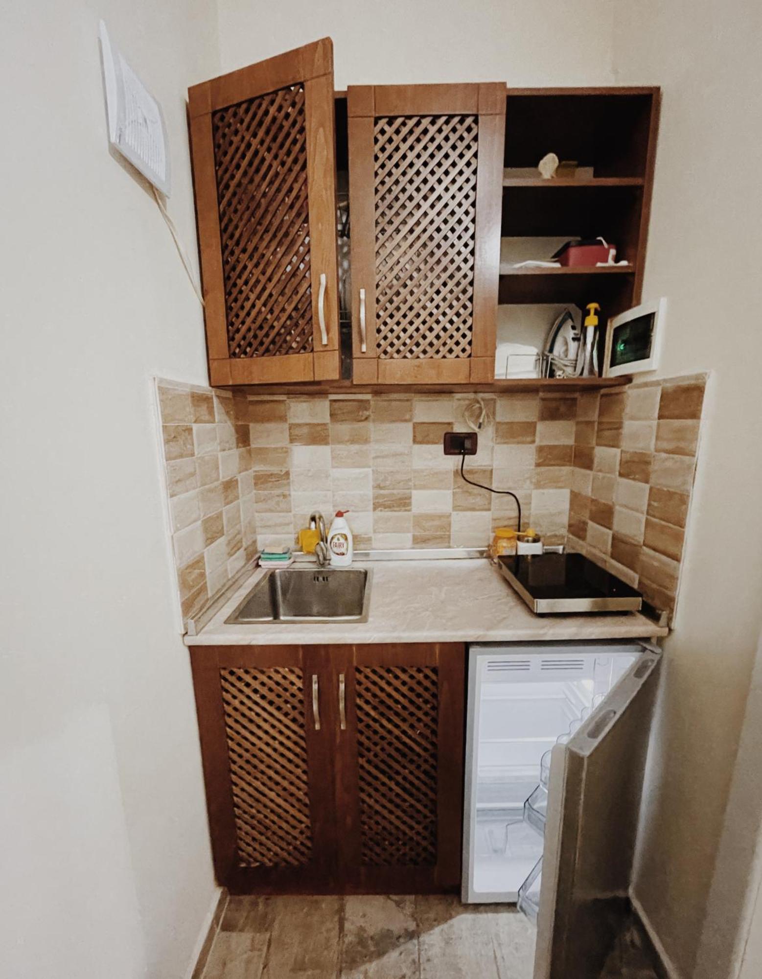 At Pikotiko'S - Korca City Rooms For Rent エクステリア 写真