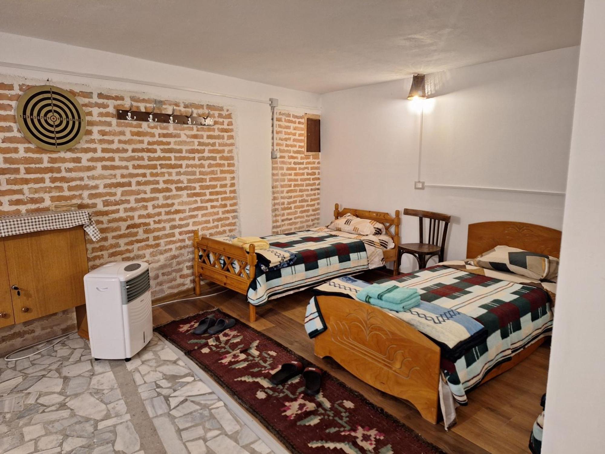 At Pikotiko'S - Korca City Rooms For Rent エクステリア 写真