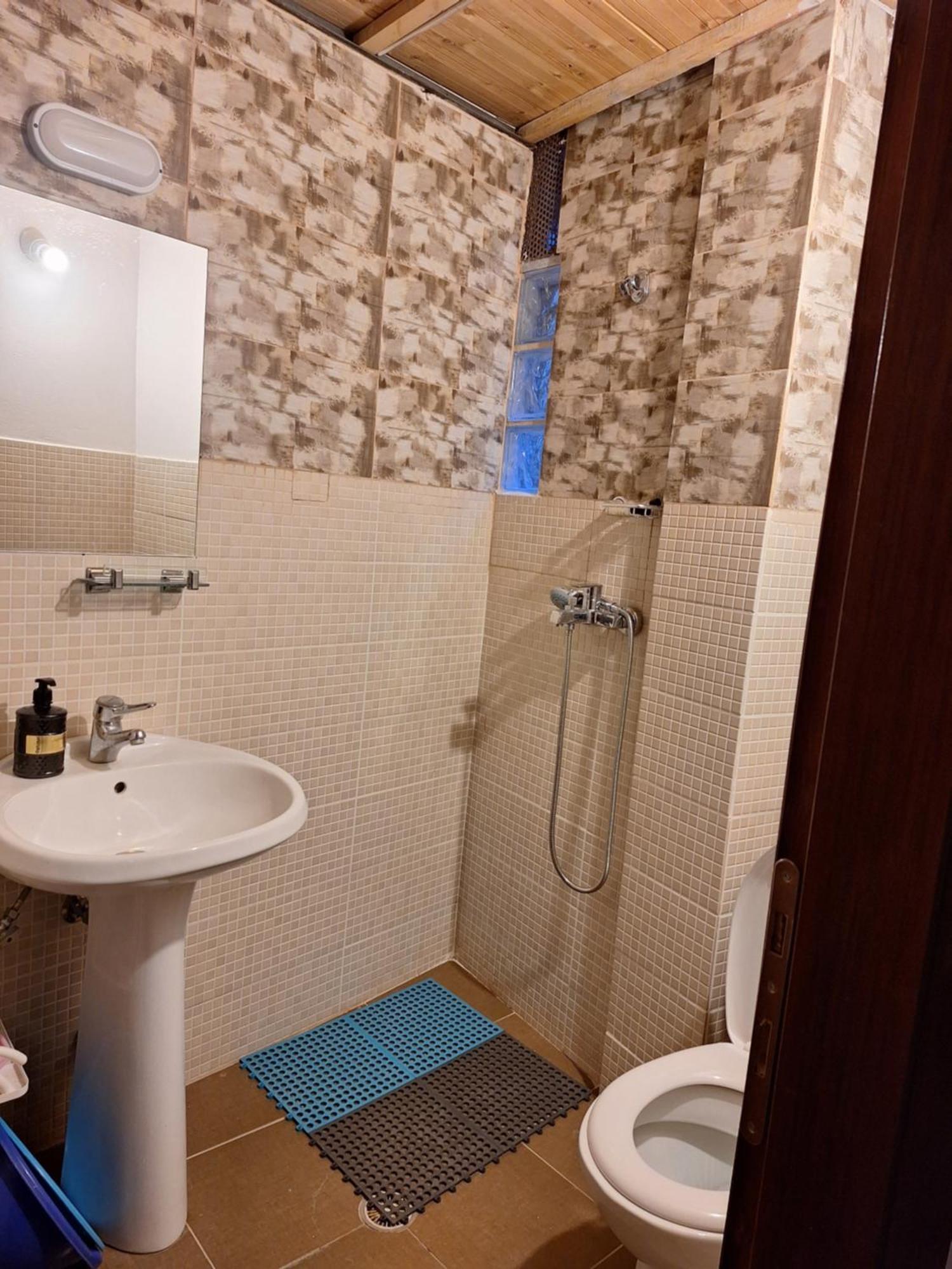 At Pikotiko'S - Korca City Rooms For Rent エクステリア 写真